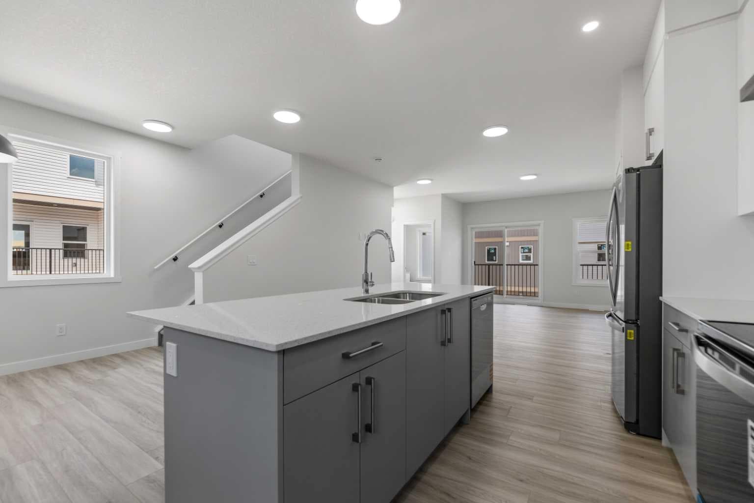 803, 90 Corner Meadows Manor NE