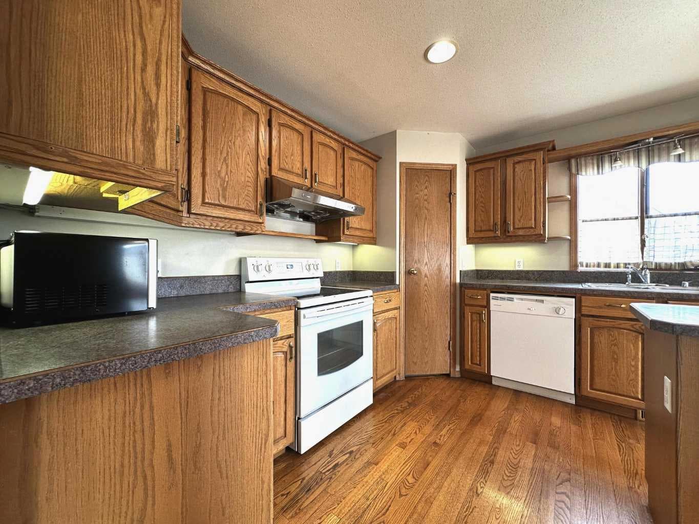 59 Edgebrook Circle NW