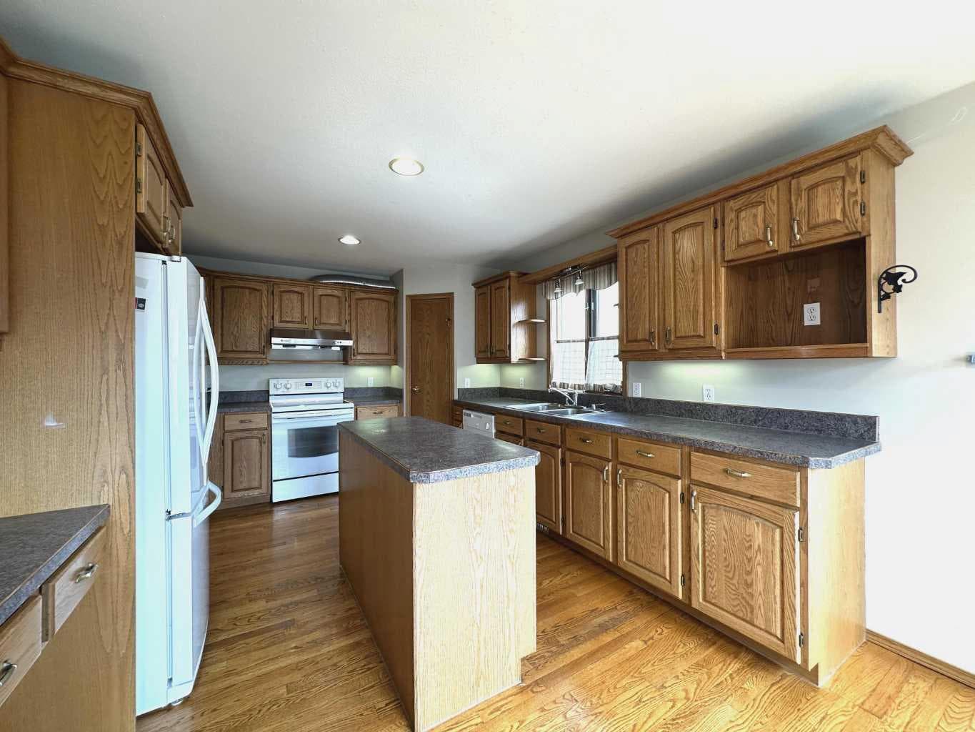 59 Edgebrook Circle NW