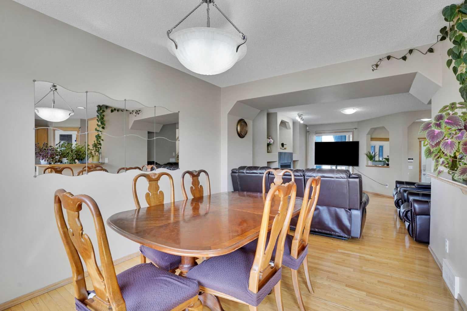 75 Taralea Crescent NE