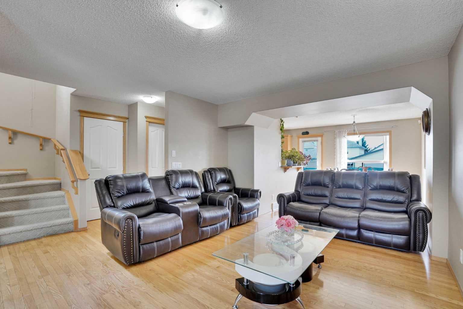 75 Taralea Crescent NE