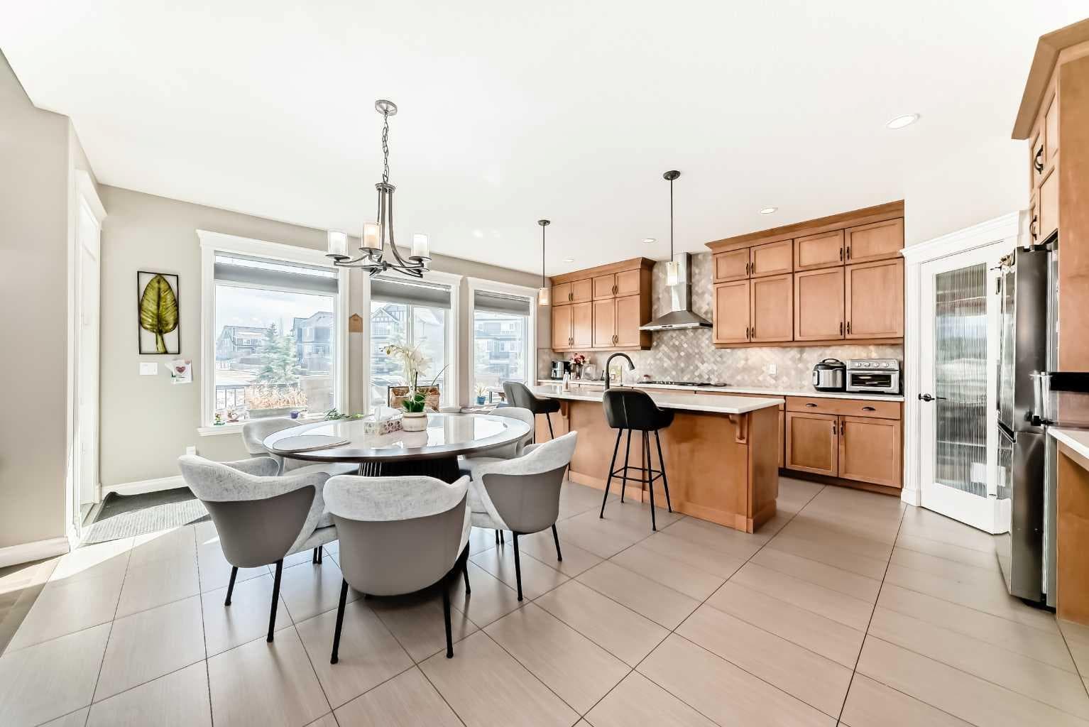 345 Marquis Landing SE