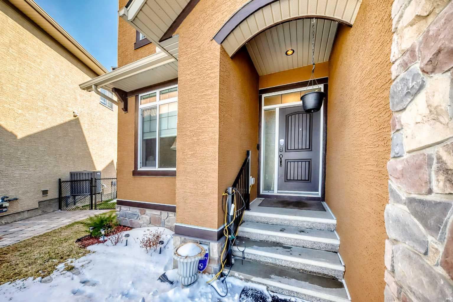 345 Marquis Landing SE