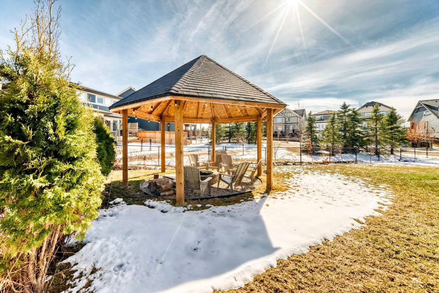345 Marquis Landing SE