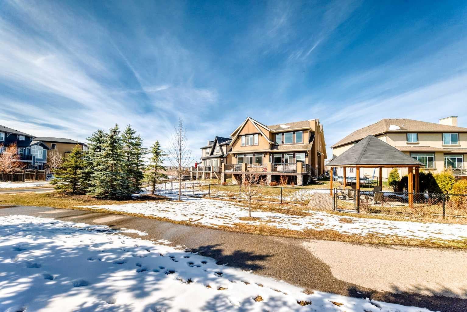 345 Marquis Landing SE
