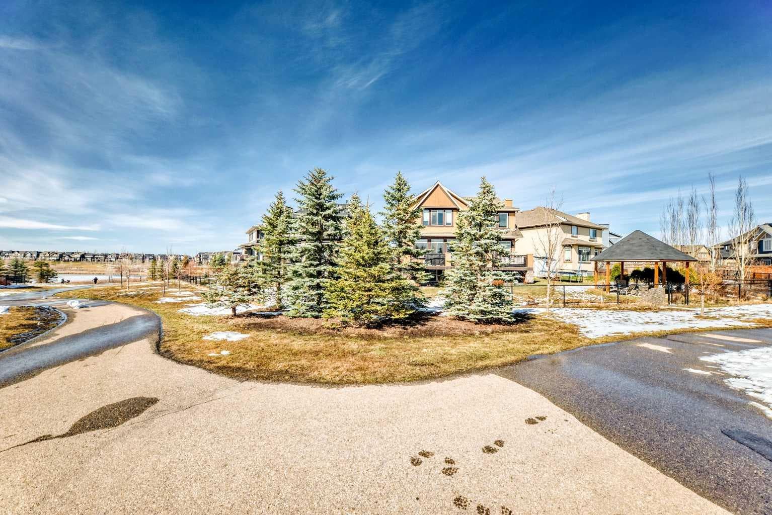 345 Marquis Landing SE