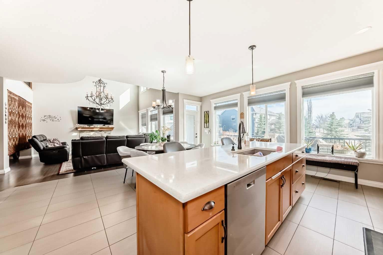 345 Marquis Landing SE