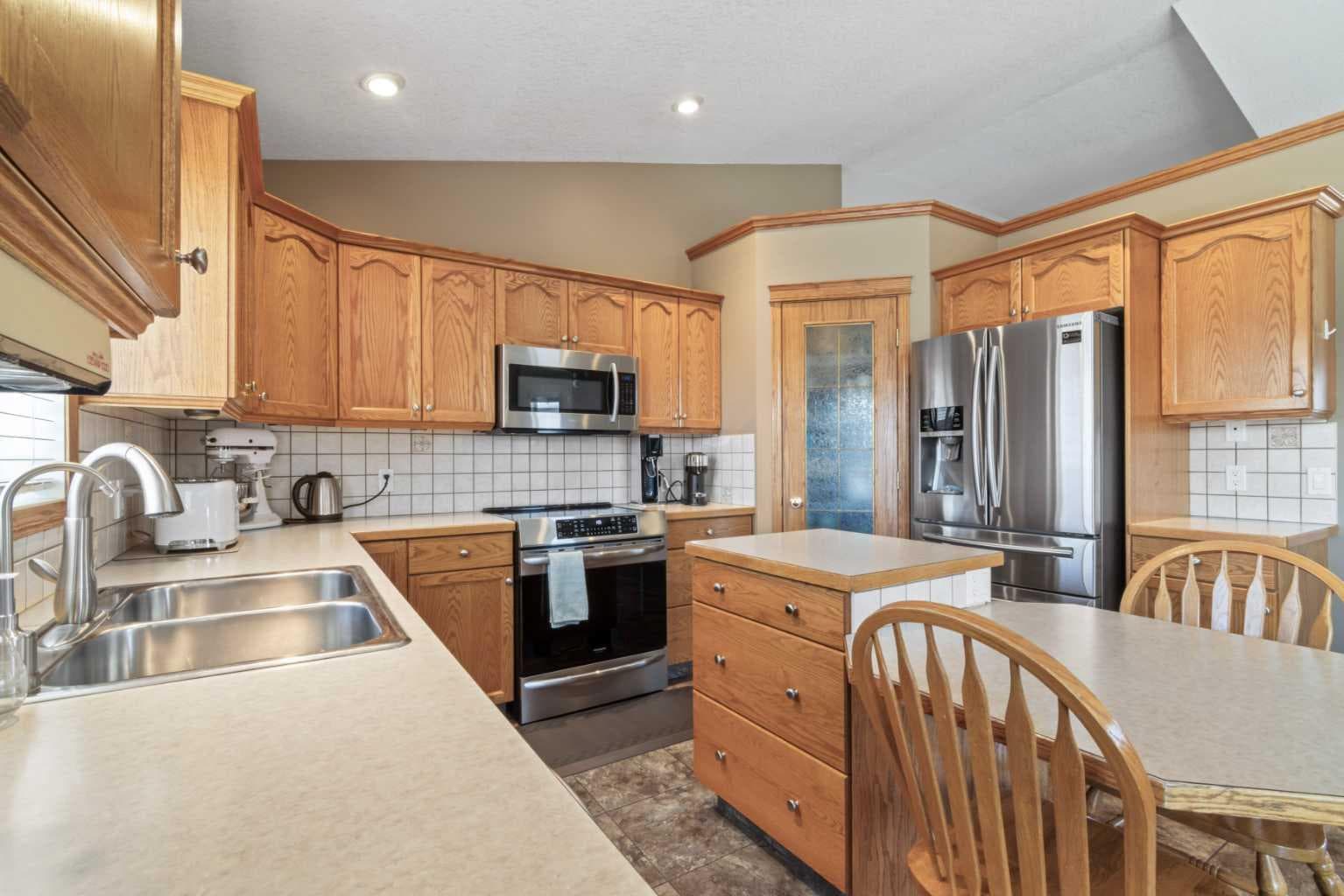 65 Canoe Circle SW