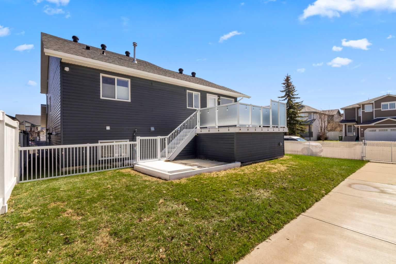 65 Canoe Circle SW