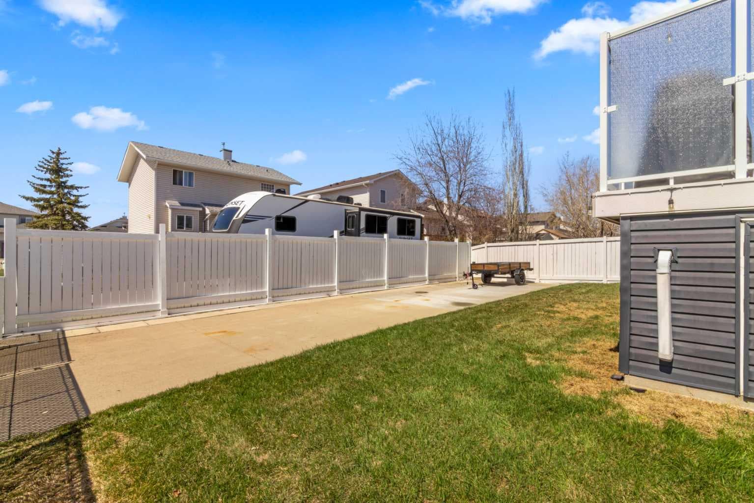 65 Canoe Circle SW