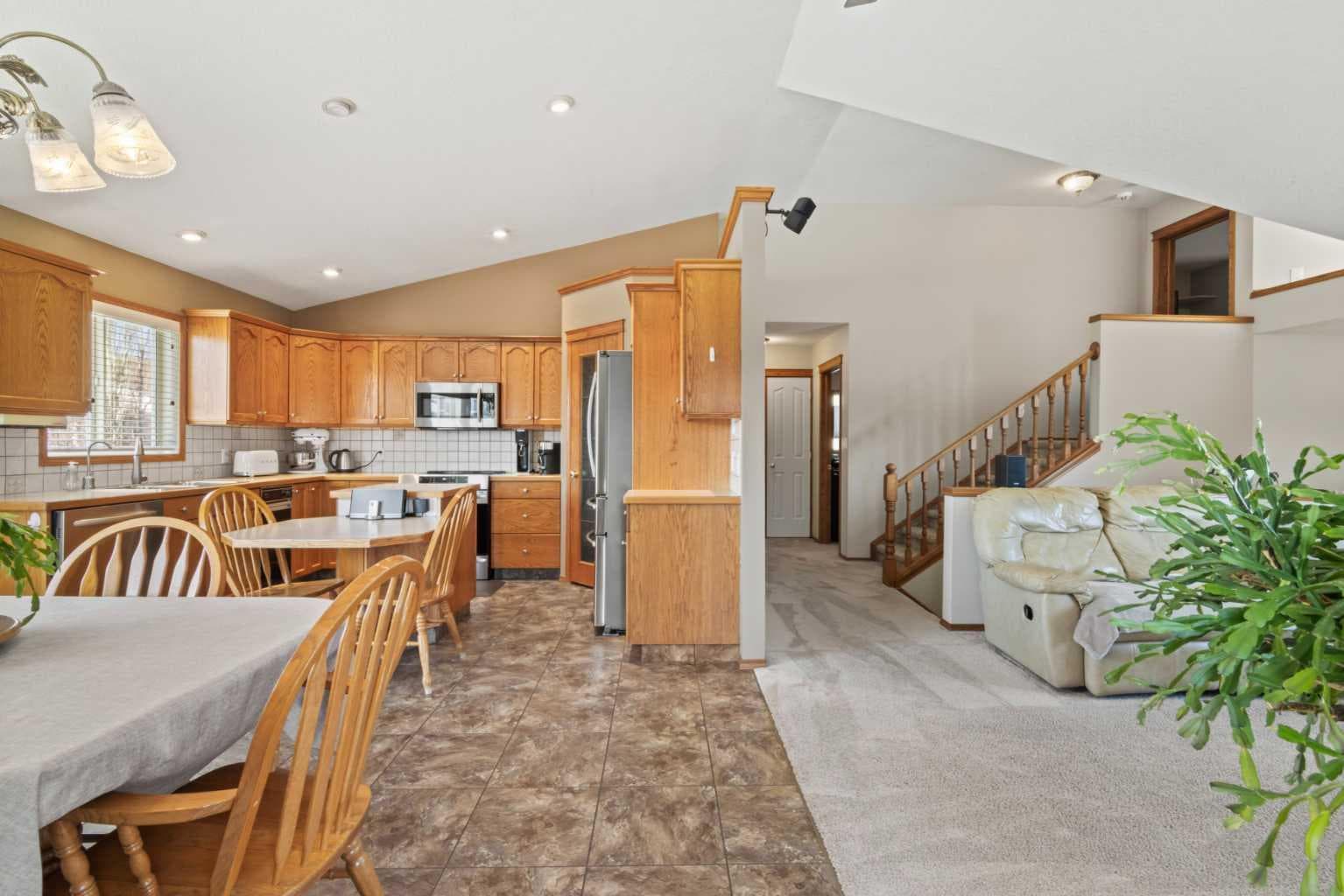 65 Canoe Circle SW