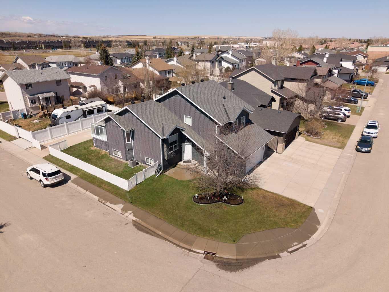 65 Canoe Circle SW