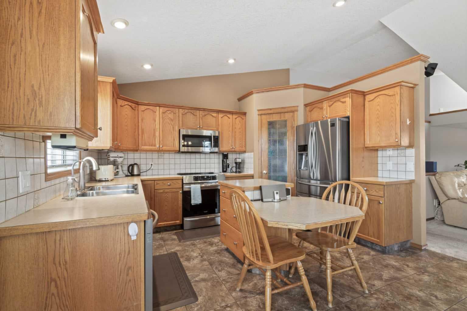65 Canoe Circle SW