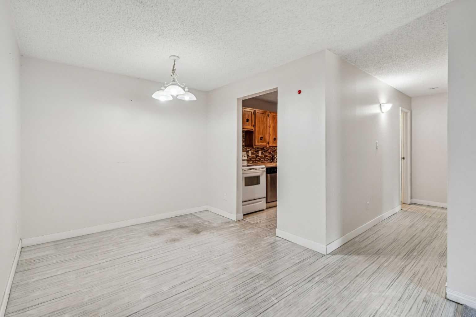 3202, 315 Southampton Drive SW