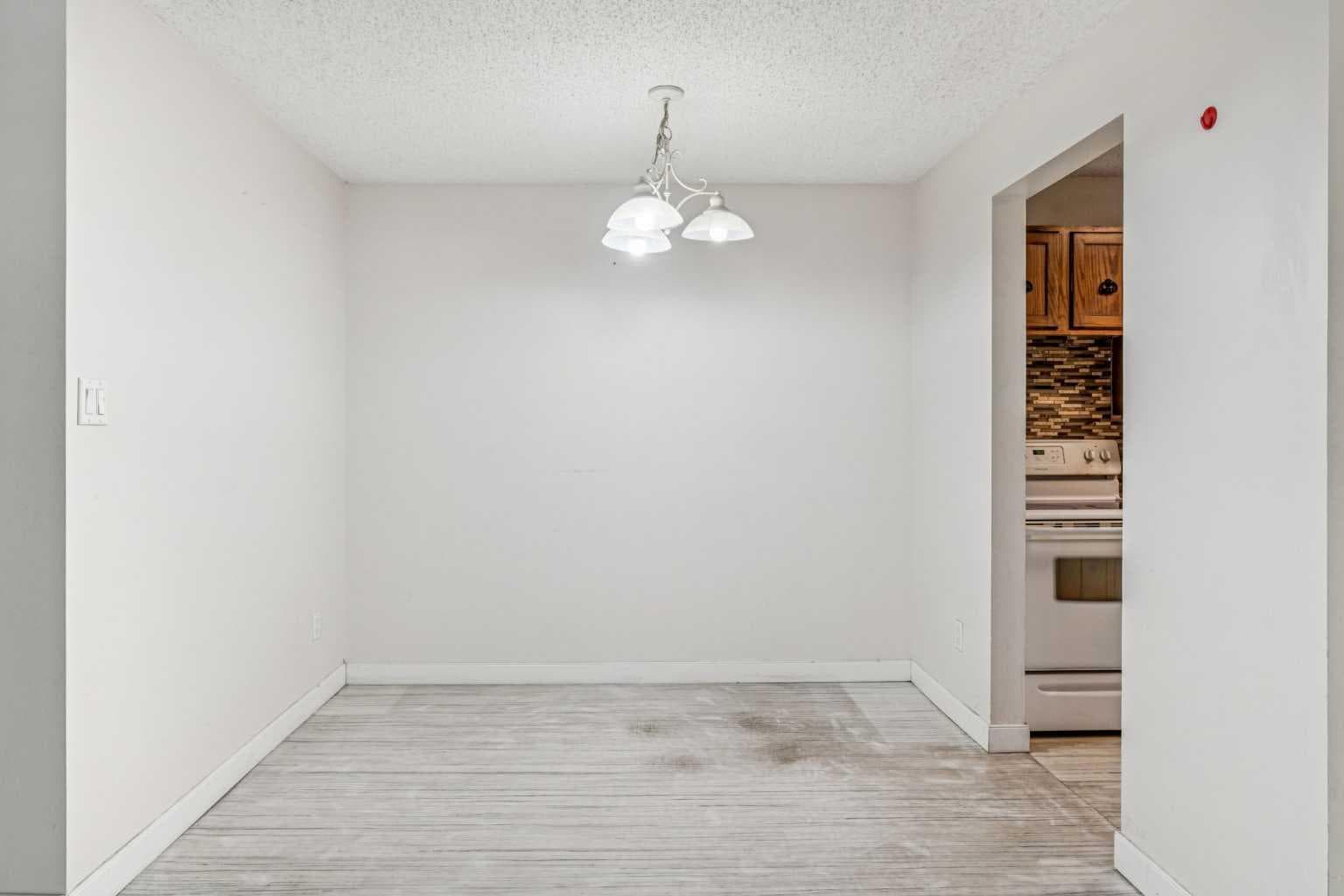 3202, 315 Southampton Drive SW