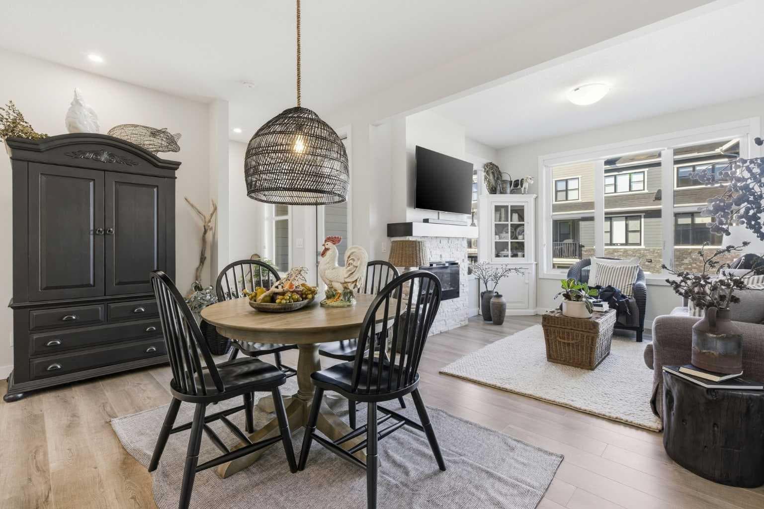307 Crestridge Common SW
