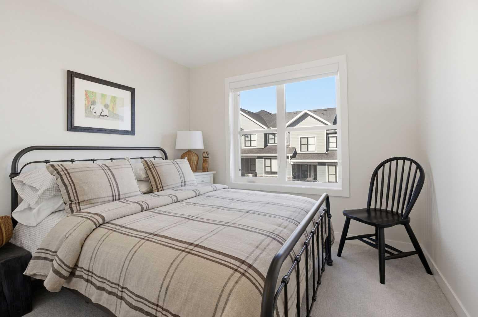 307 Crestridge Common SW