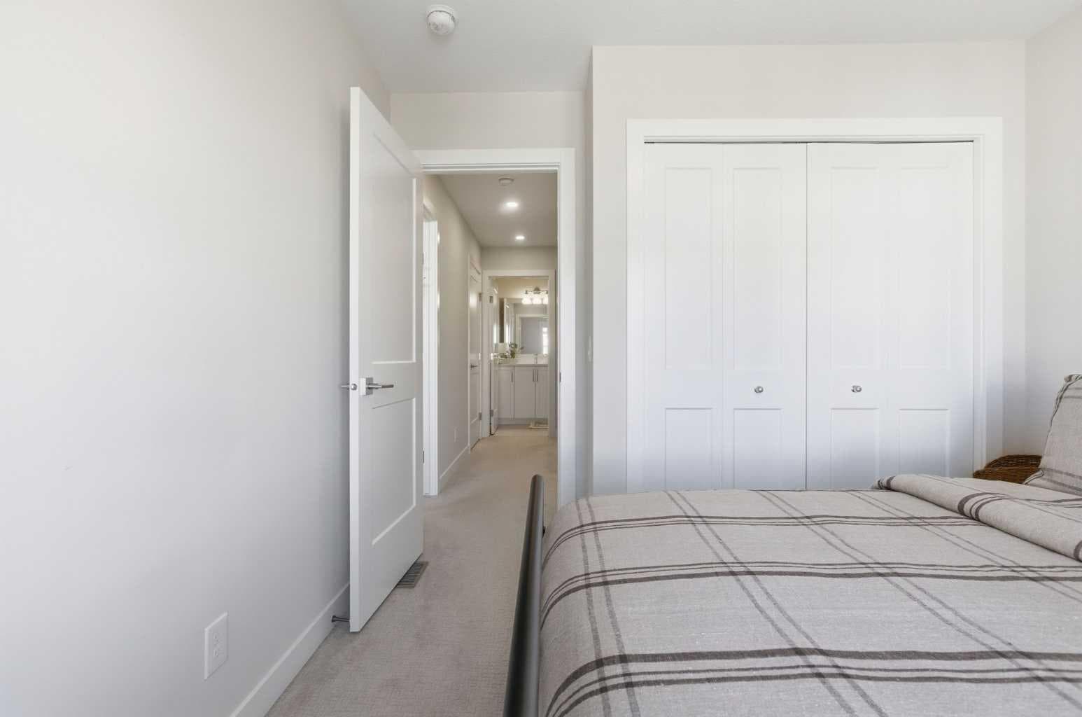 307 Crestridge Common SW