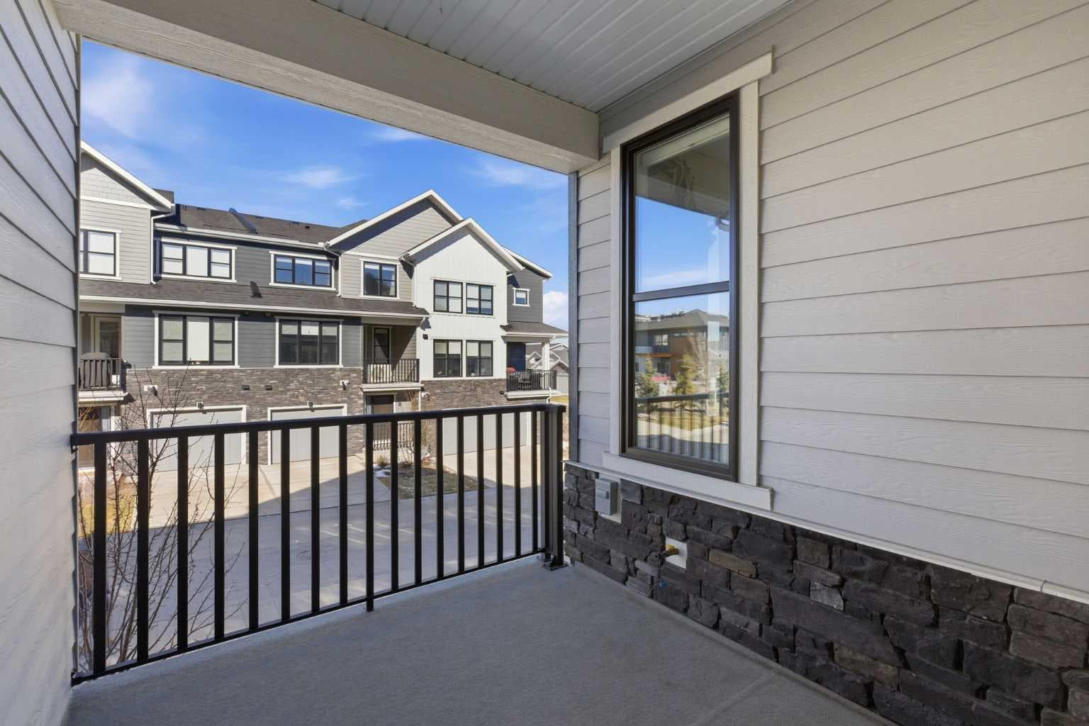307 Crestridge Common SW