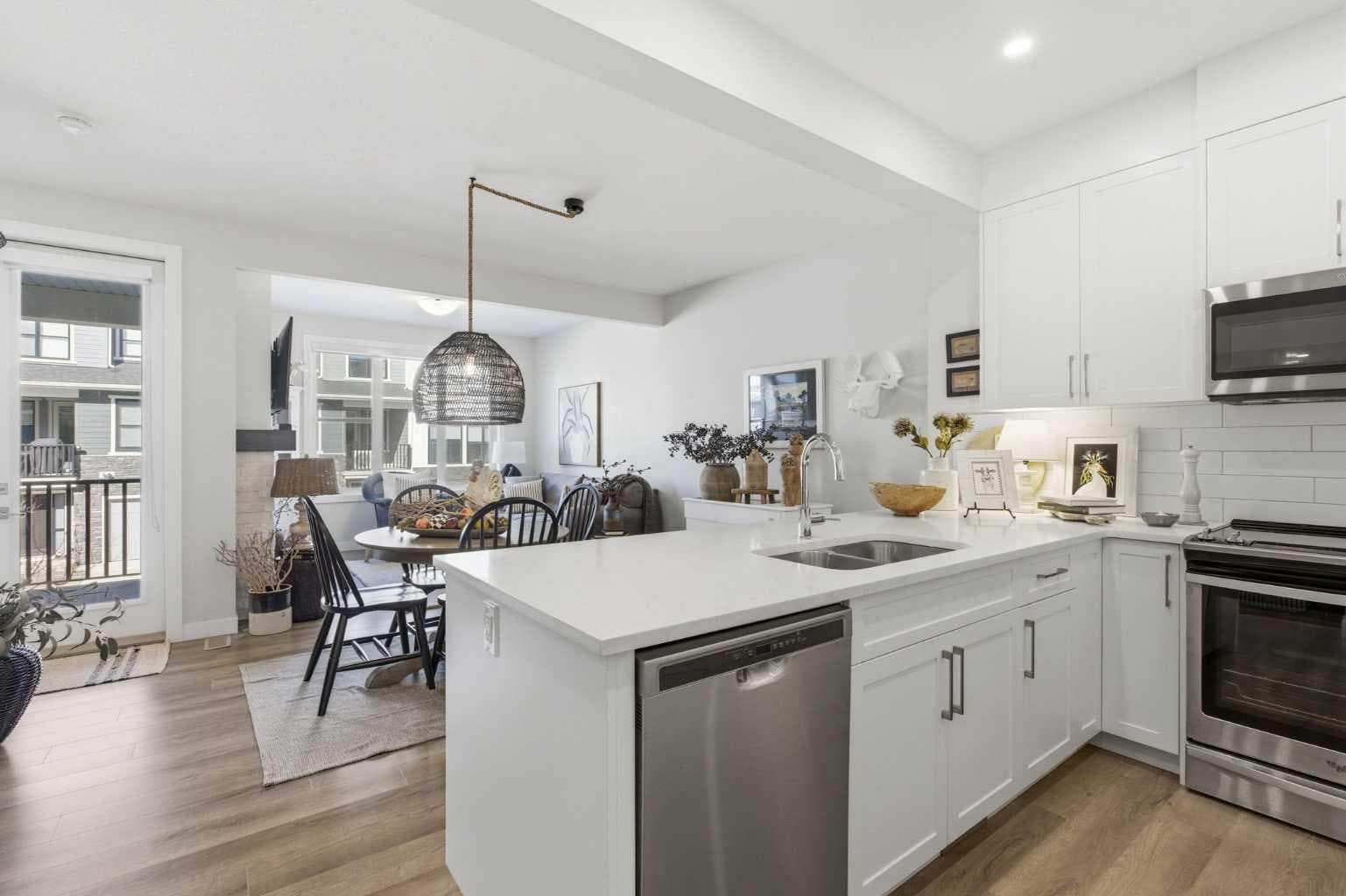 307 Crestridge Common SW