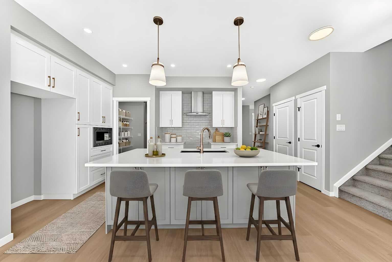 547 Mercado Avenue SE