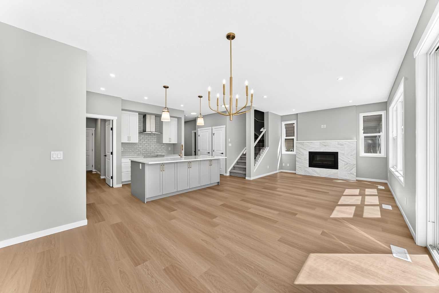 547 Mercado Avenue SE