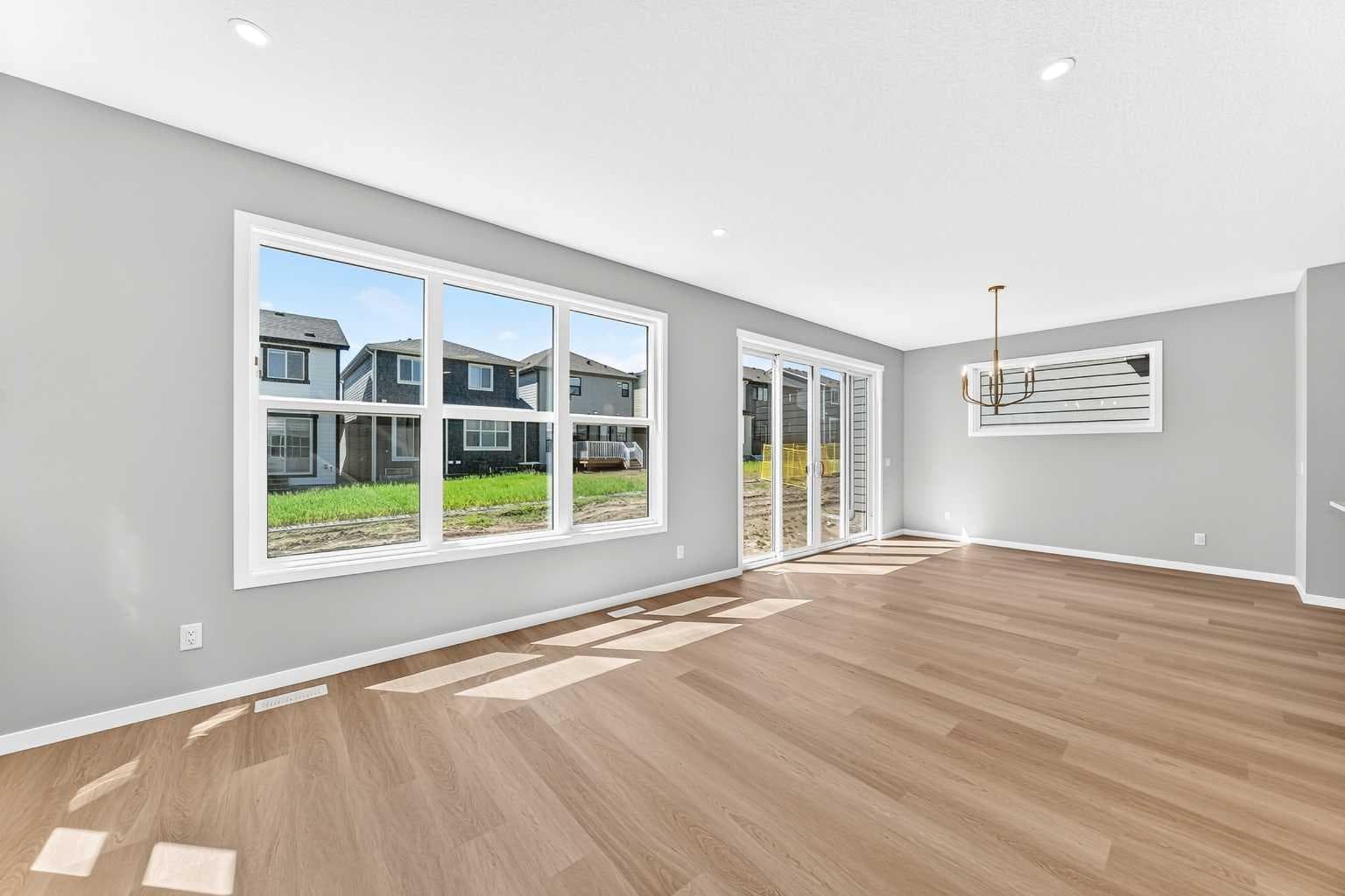 547 Mercado Avenue SE