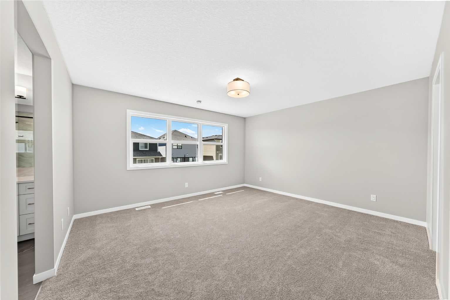 547 Mercado Avenue SE