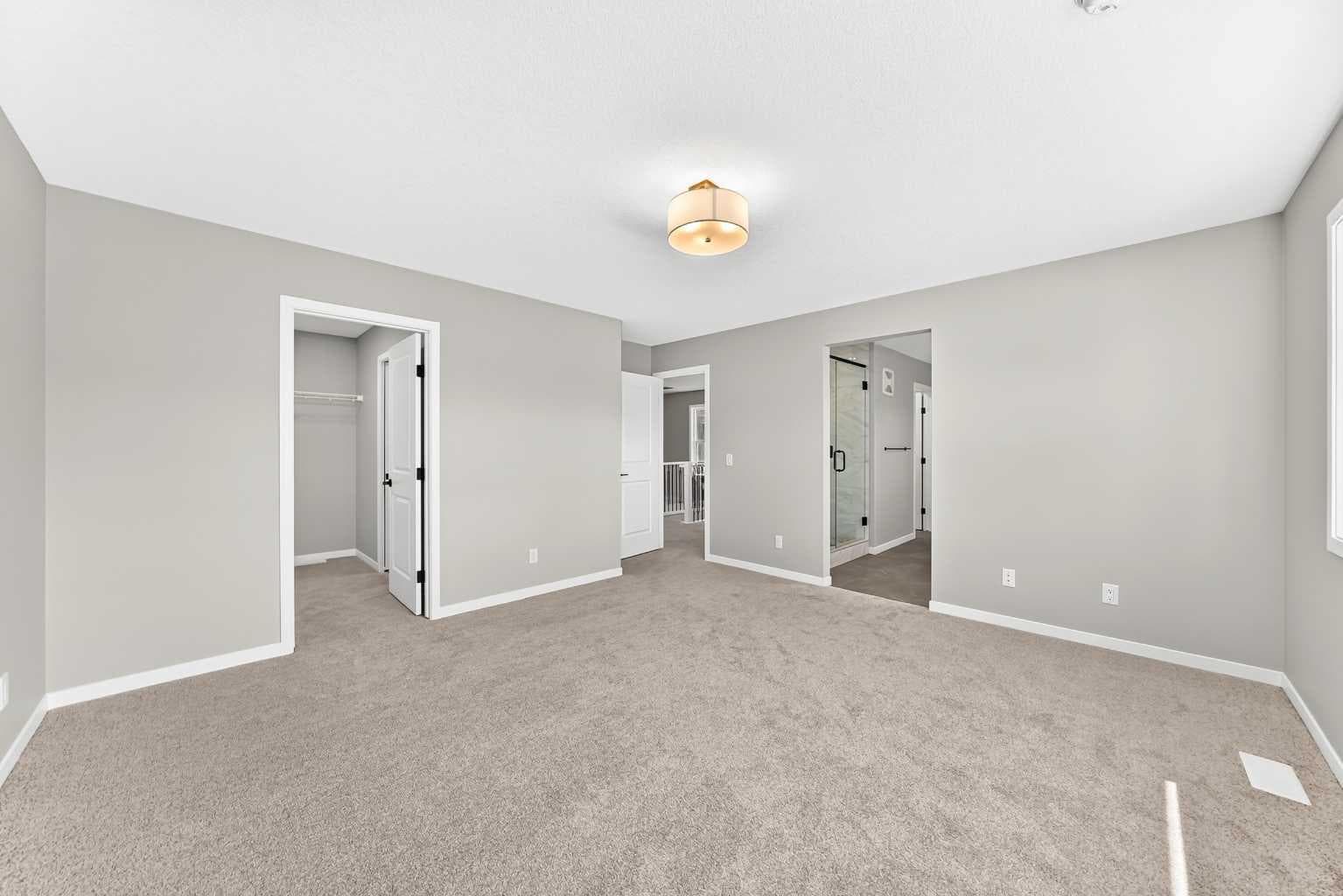 547 Mercado Avenue SE