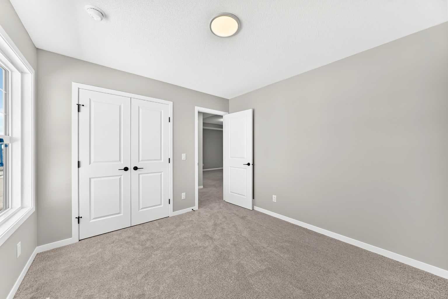 547 Mercado Avenue SE
