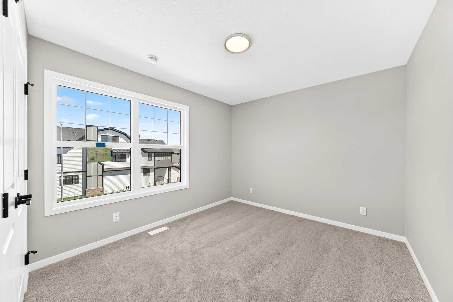 547 Mercado Avenue SE
