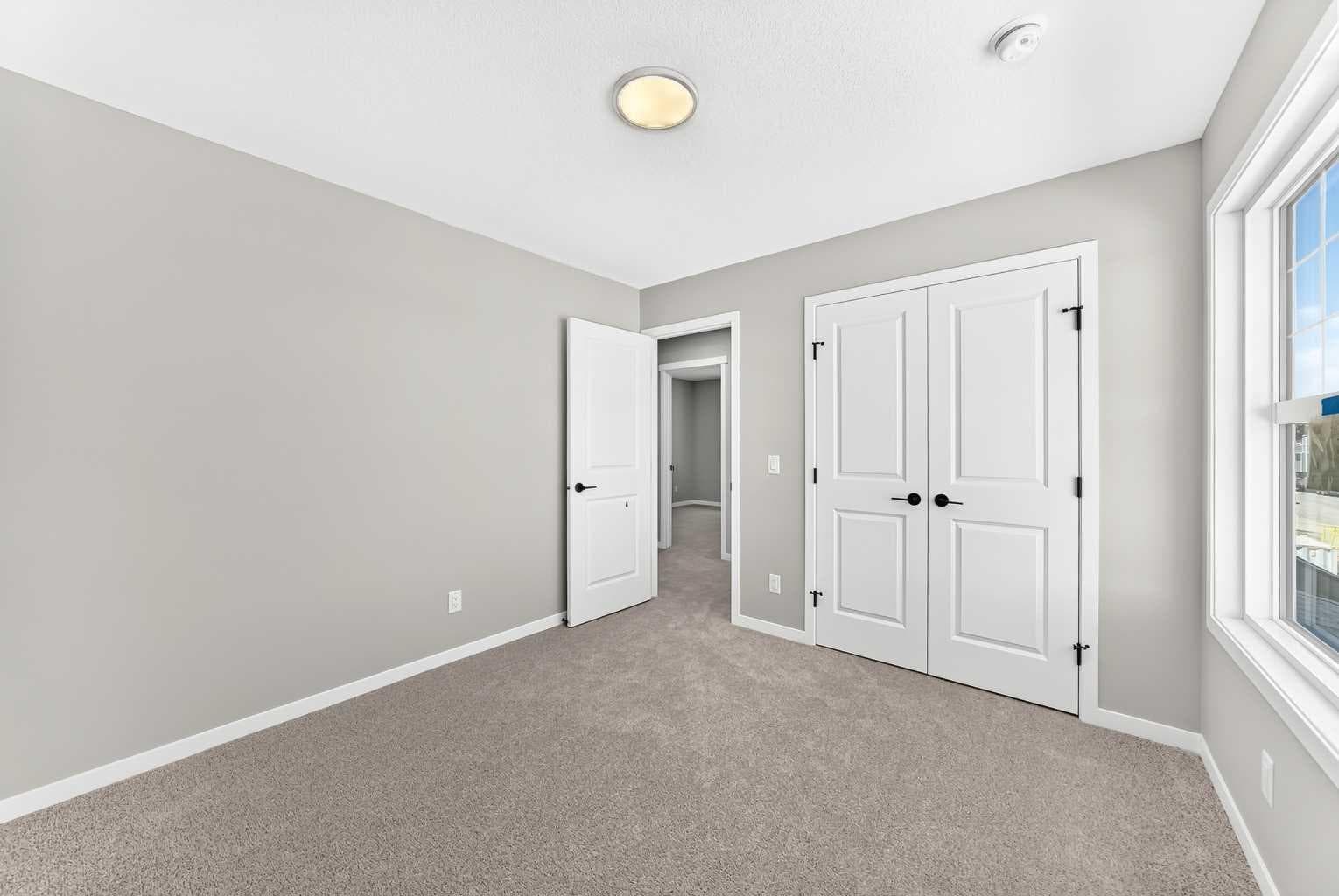 547 Mercado Avenue SE