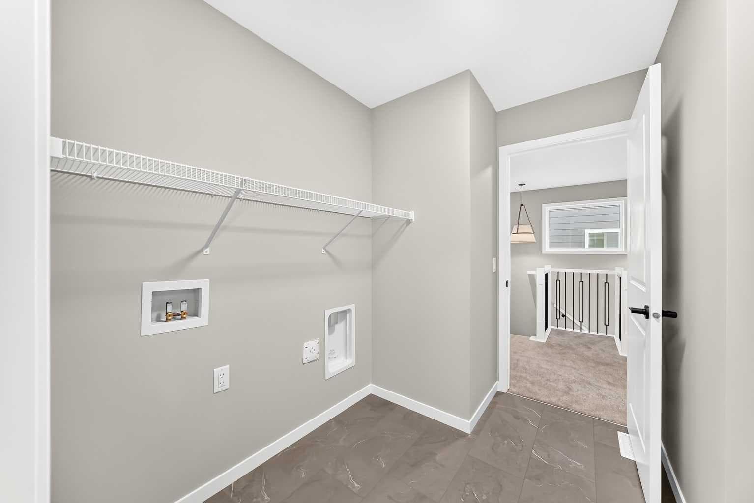 547 Mercado Avenue SE