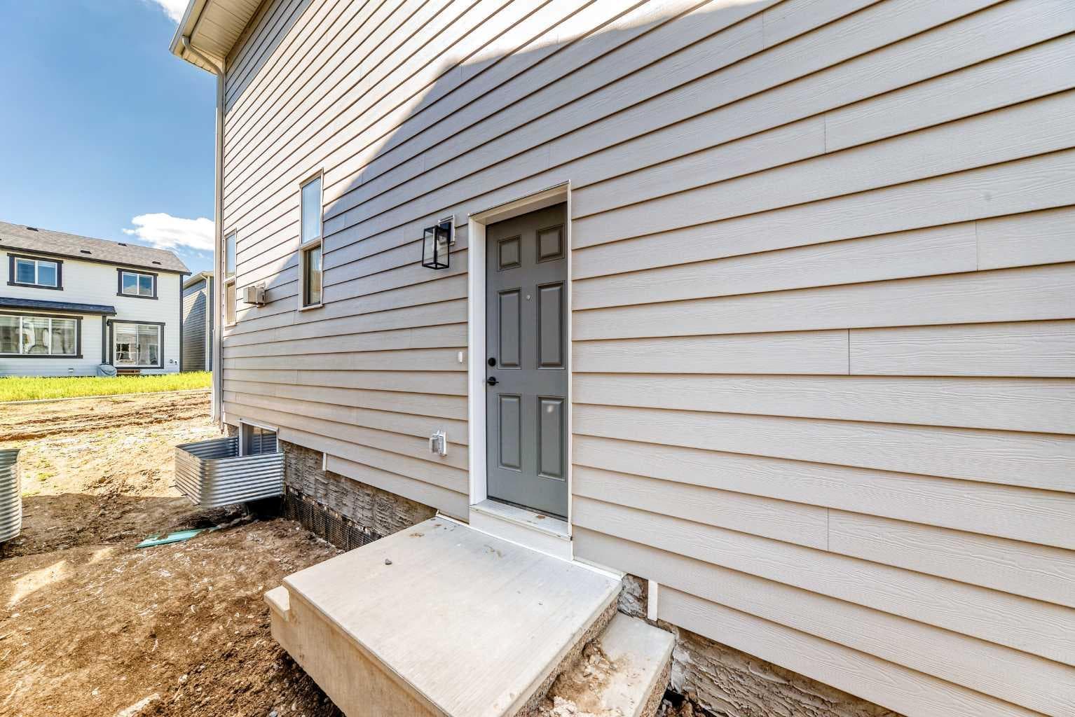 547 Mercado Avenue SE