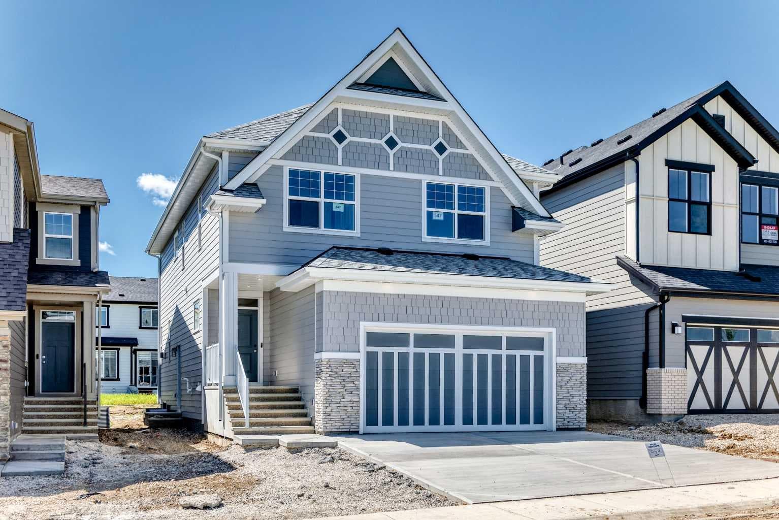 547 Mercado Avenue SE