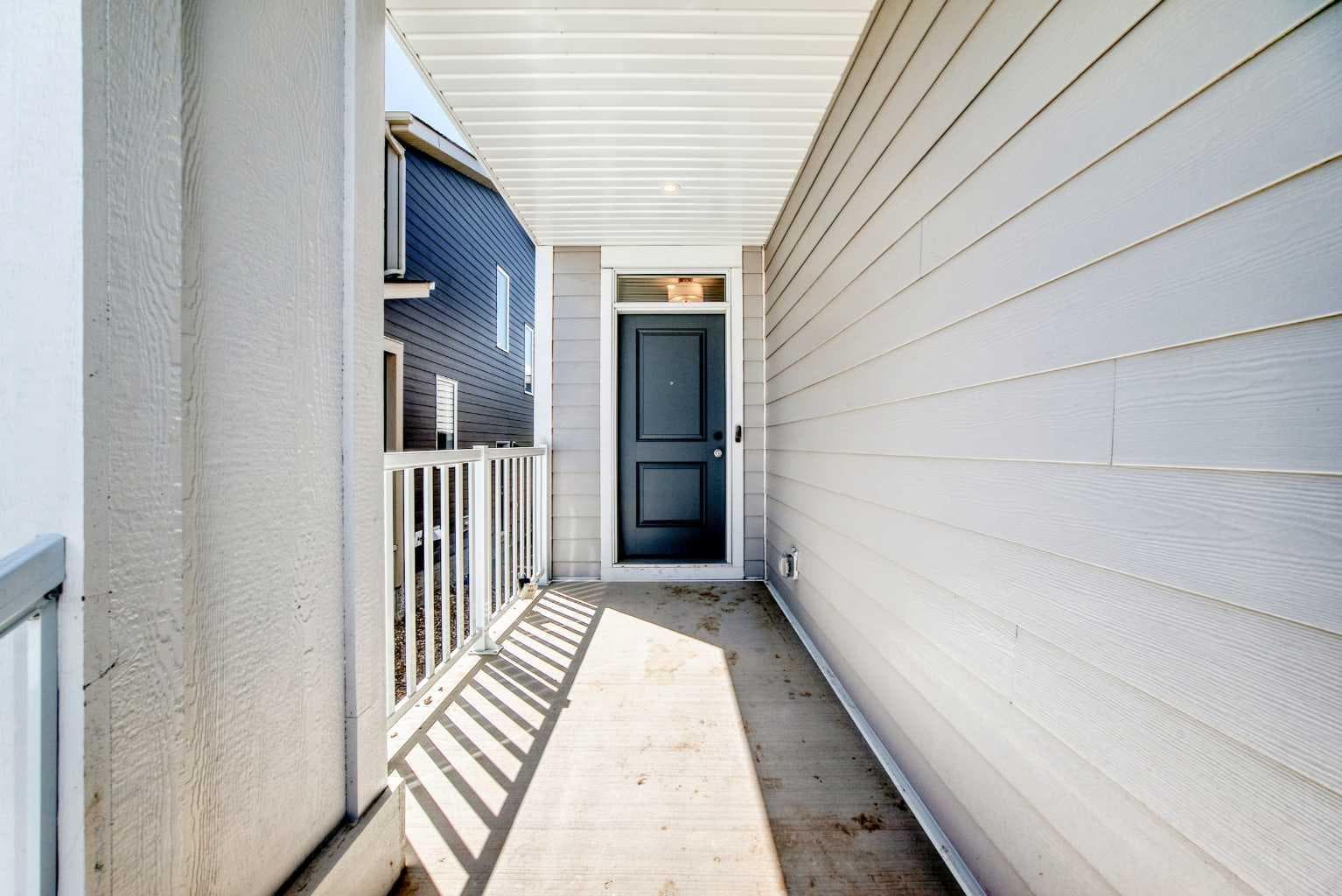 547 Mercado Avenue SE