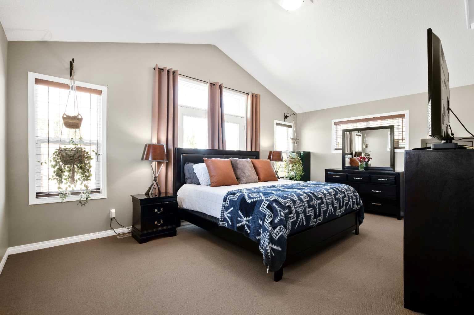 29 Mahogany View SE
