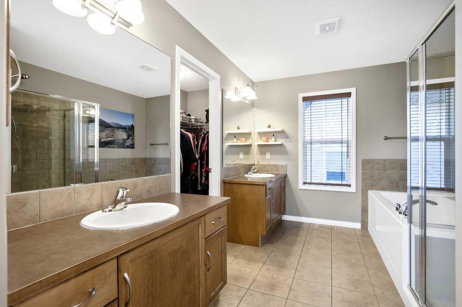 29 Mahogany View SE