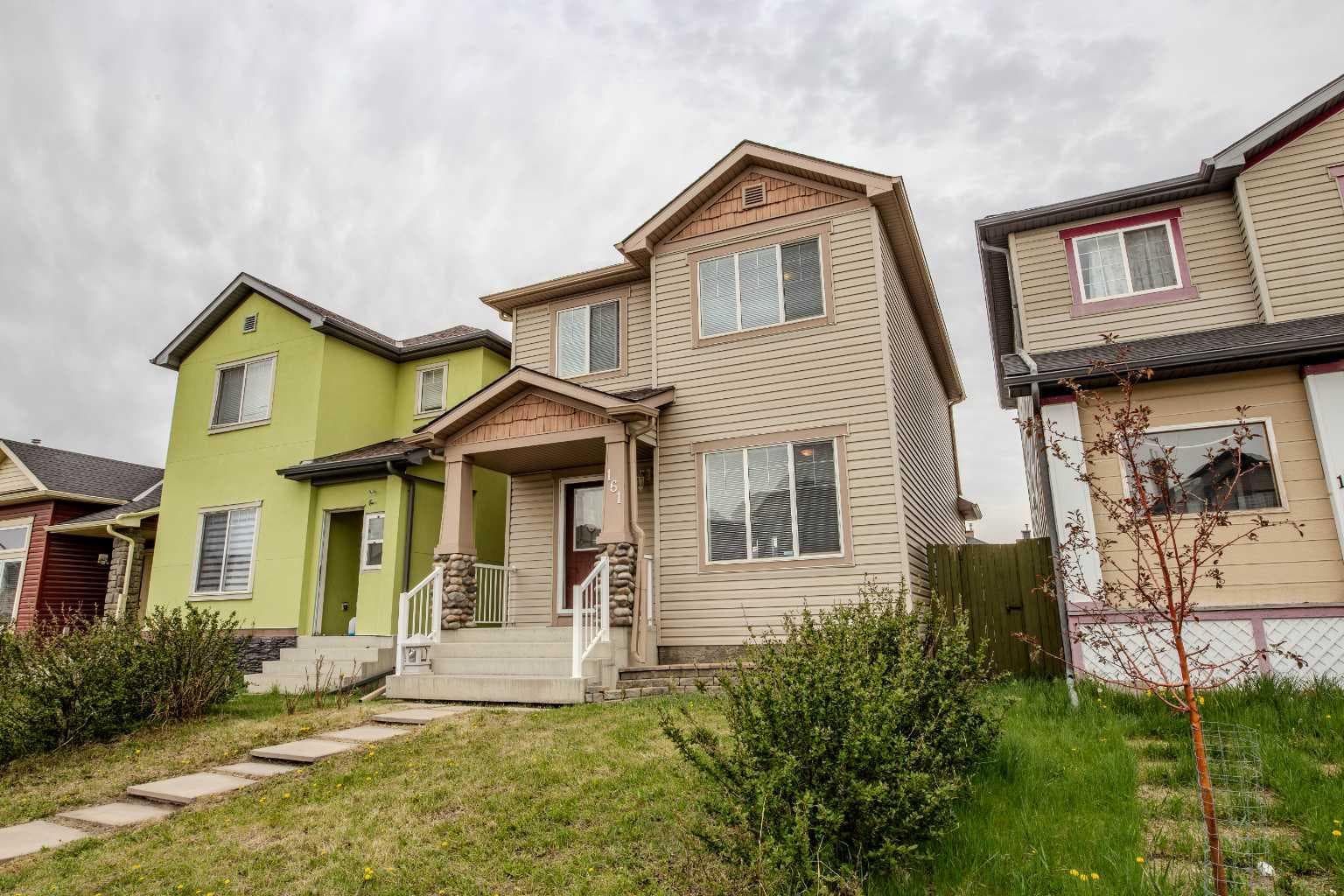 161 Saddlecrest Close NE