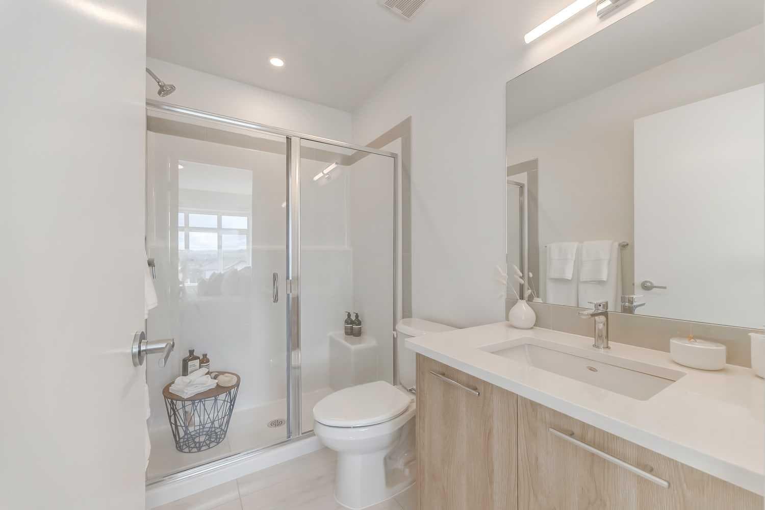 213, 857 Belmont Drive SW
