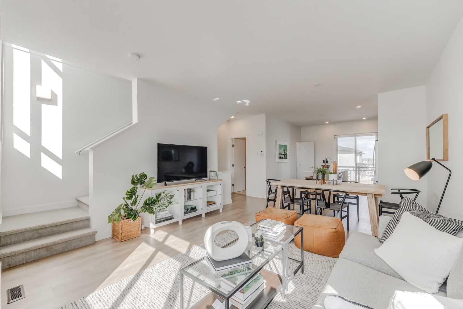 213, 857 Belmont Drive SW