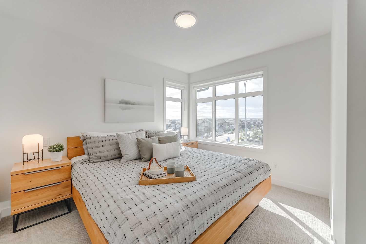 213, 857 Belmont Drive SW