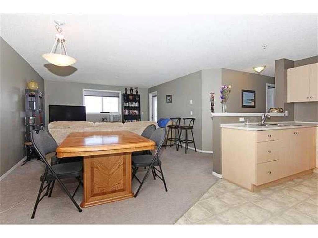 2314, 10 Prestwick Bay SE