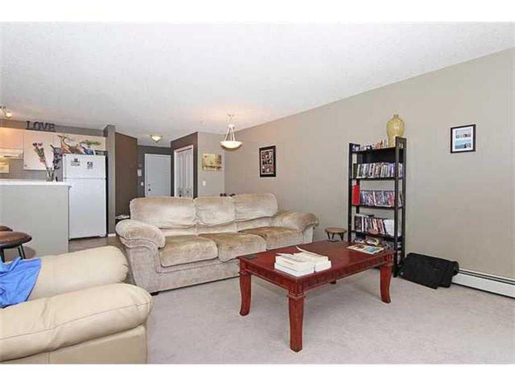 2314, 10 Prestwick Bay SE