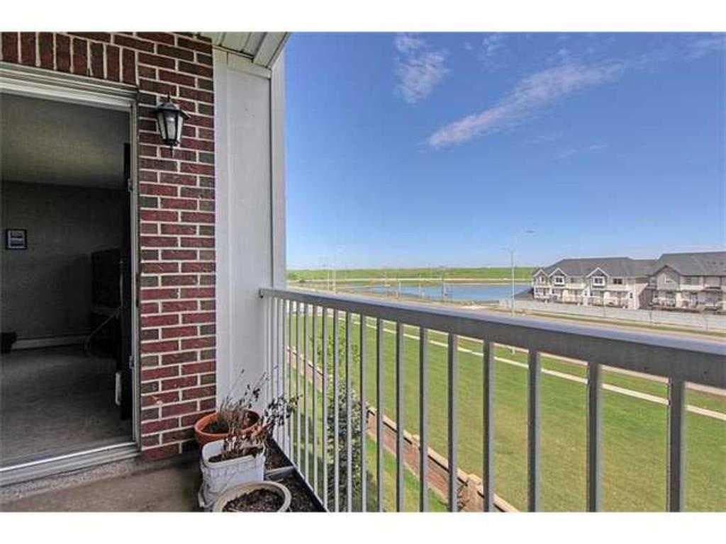 2314, 10 Prestwick Bay SE