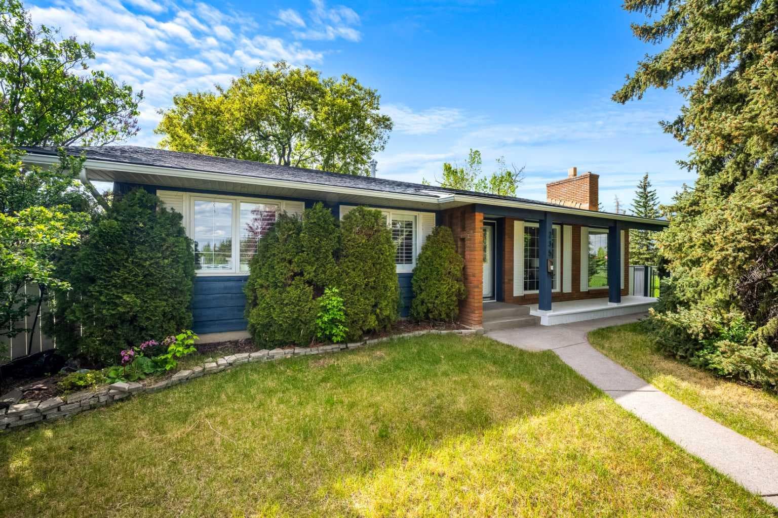 235 Lake Rosen Crescent SE
