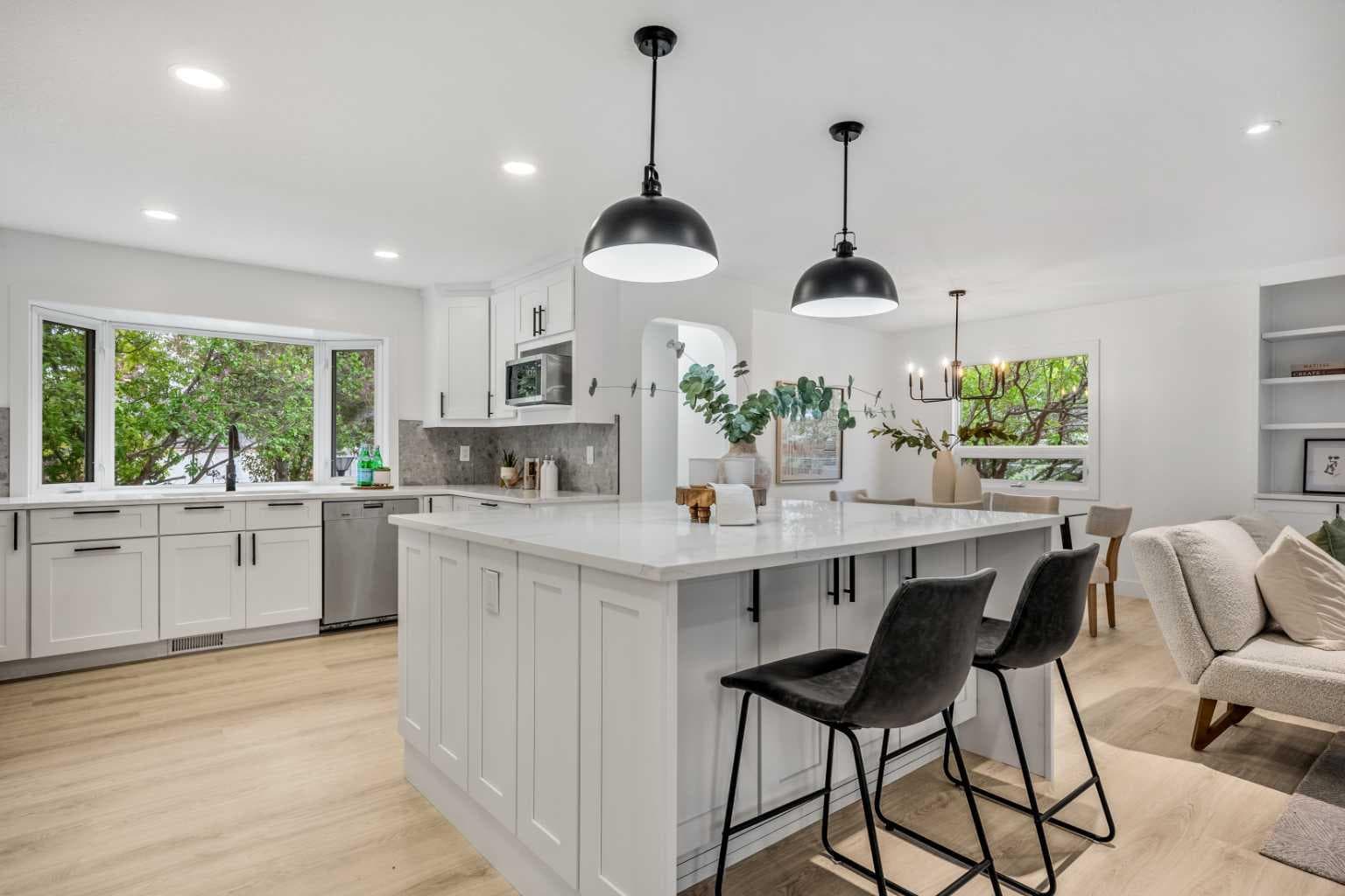 235 Lake Rosen Crescent SE