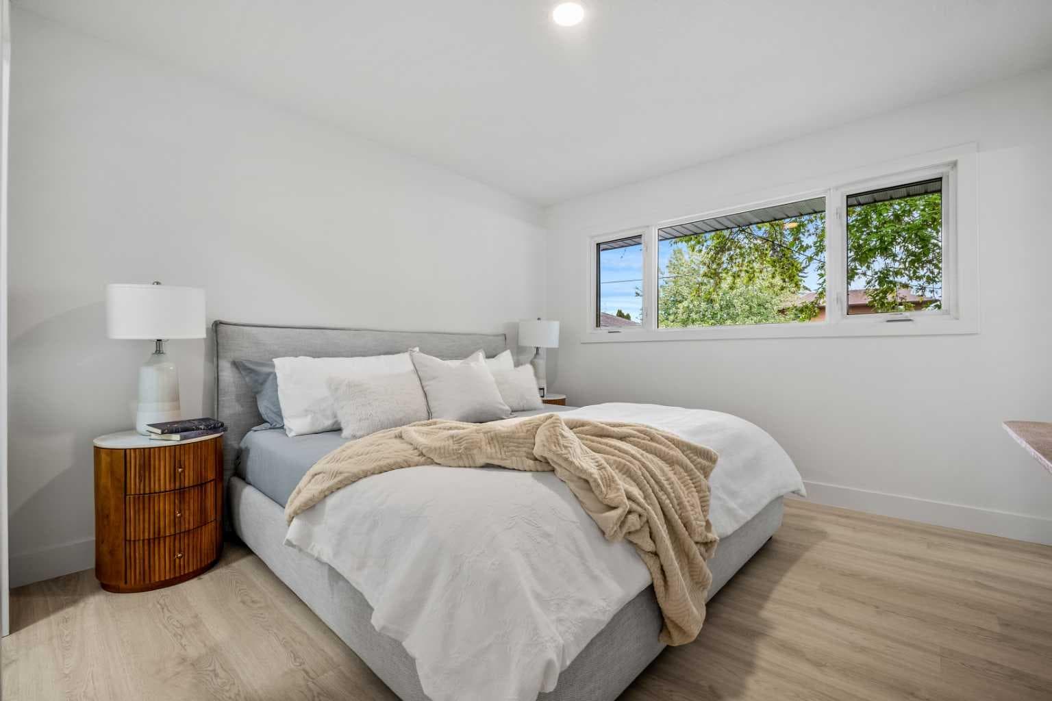 235 Lake Rosen Crescent SE