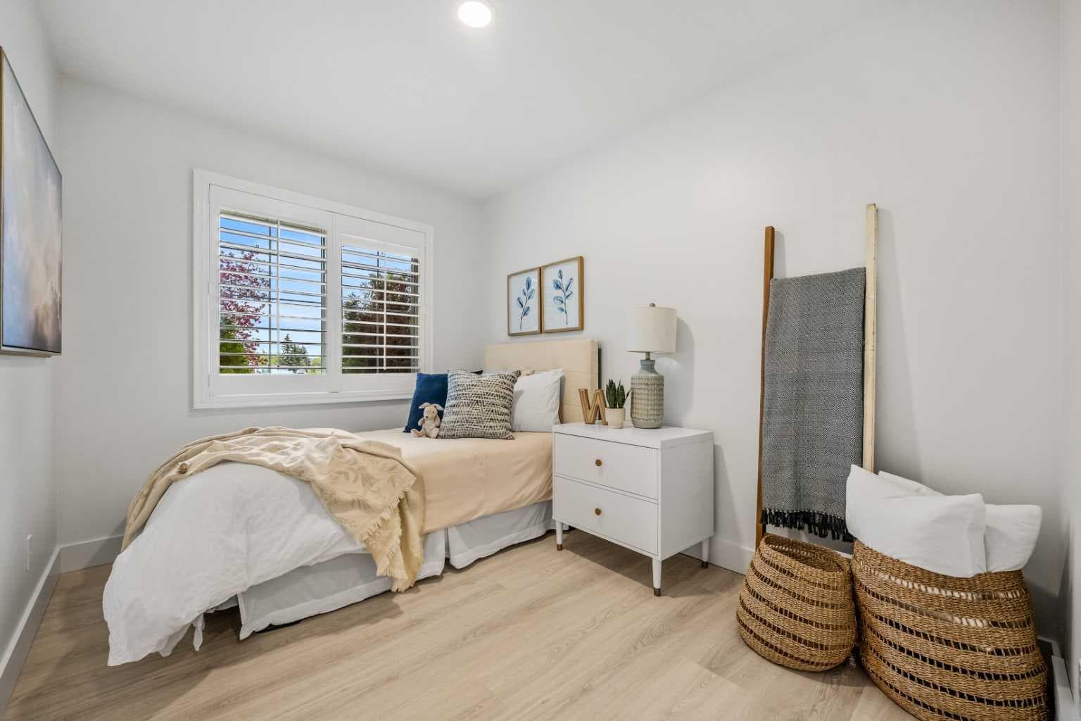 235 Lake Rosen Crescent SE