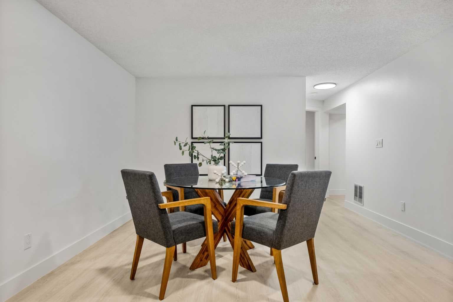 235 Lake Rosen Crescent SE